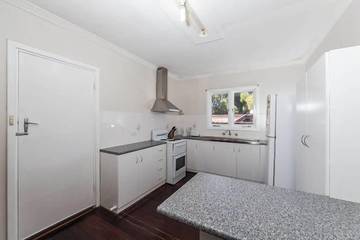 Holiday Home for 6 People in Perth, Western Australia, Photo 3
