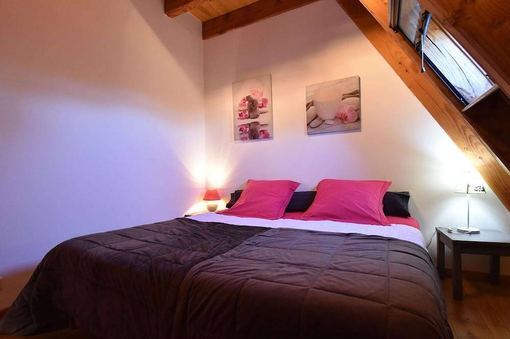Holiday Home in Gramat with Private Pool in Gramat, Massif Central