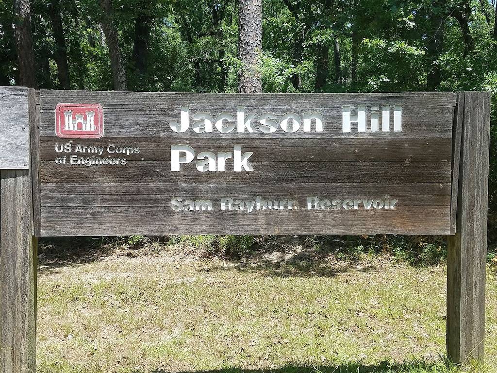 Charmante, kürzlich renovierte Hütte in Gehweite zum Bootsanleger in Sam Rayburn Reservoir