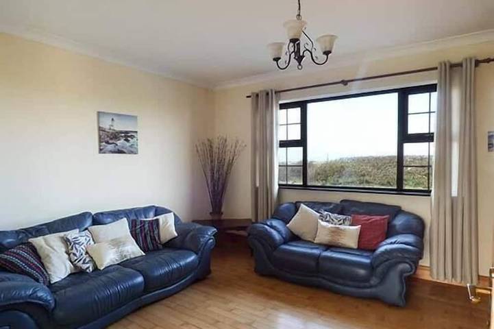 Holiday rental for 4 people, with pool and garden, with pets in County Clare