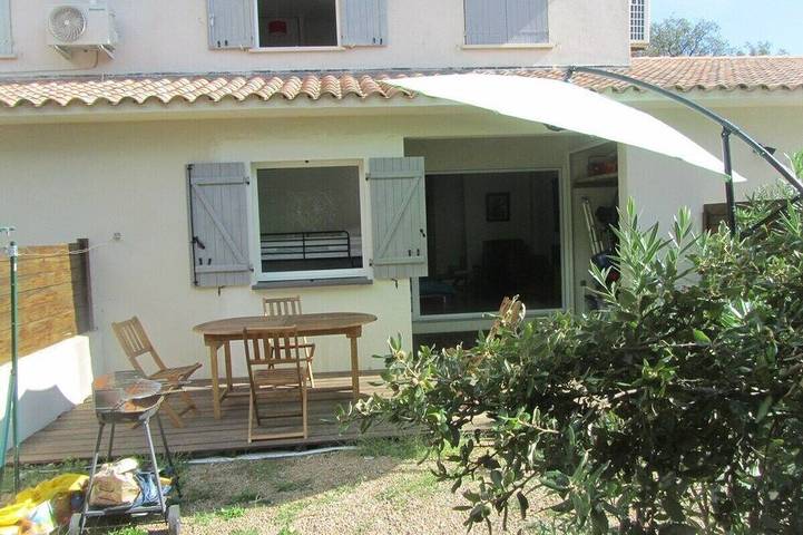 Villa pour 6 personnes, avec terrasse et jardin - 1