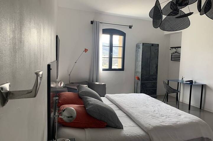 Location de vacances pour 2 personnes, avec piscine ainsi que jardin et terrasse à Méthamis - 4