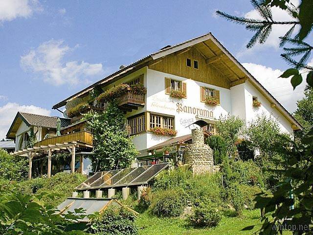 Ferienwohnung für 4 Personen, mit Balkon/Terrasse und Balkon sowie Terrasse und Garten