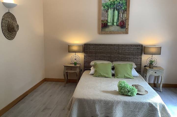 Villa climatisée avec piscine privée au calme, terrain clos in Pont-Saint-Esprit, Région de Nîmes