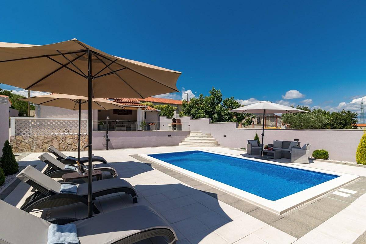 Ferienhaus für 6 Personen mit Terrasse in Divšići, Südküste Istrien