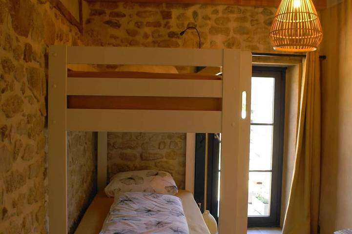 Location de vacances pour 4 personnes, avec piscine, animaux acceptés dans Montchevrier - 3