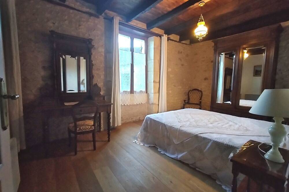 3 gîtes de charme, grande salle, piscine, calme et nature, proche de lac et golf in Veyrines-de-Vergt, Périgord Blanc