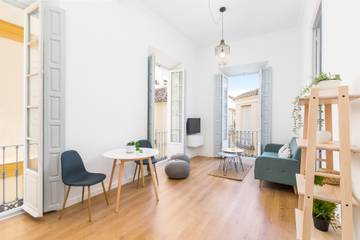 Airbnb for 4 people, with balcony in Malaga