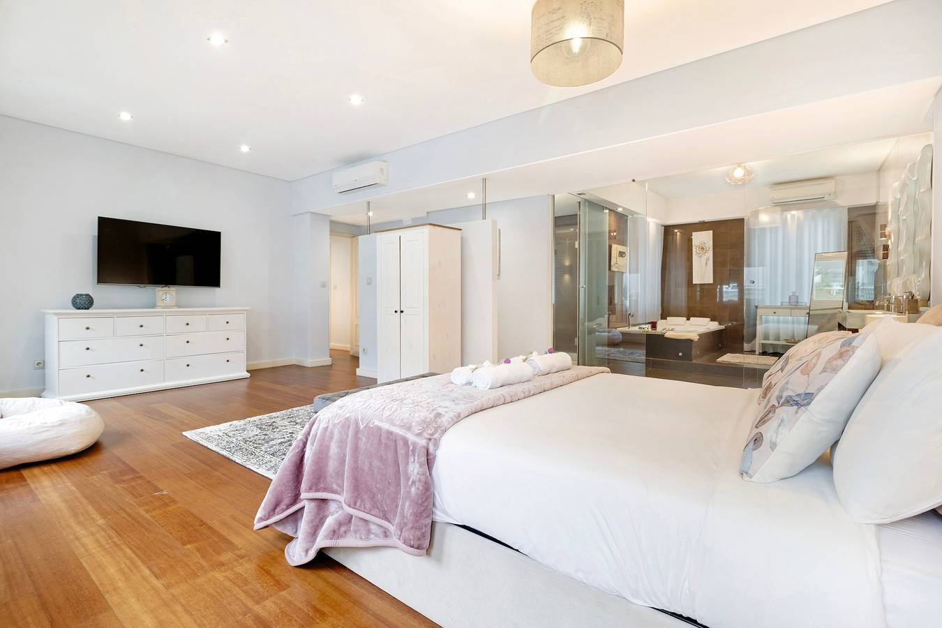 Apartamento inteiro, Apartamento 'Boutique Santa Catarina 2' com Vista para o Lago, Wi-Fi e Ar Condicionado in Santo Ildefonso, Porto