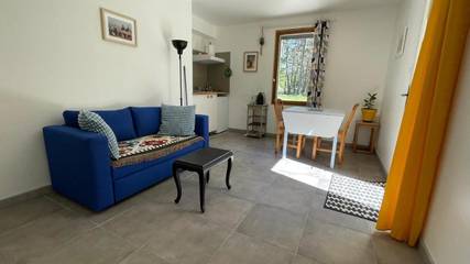 Gîte pour 3 personnes, avec terrasse et jardin à Brantes
