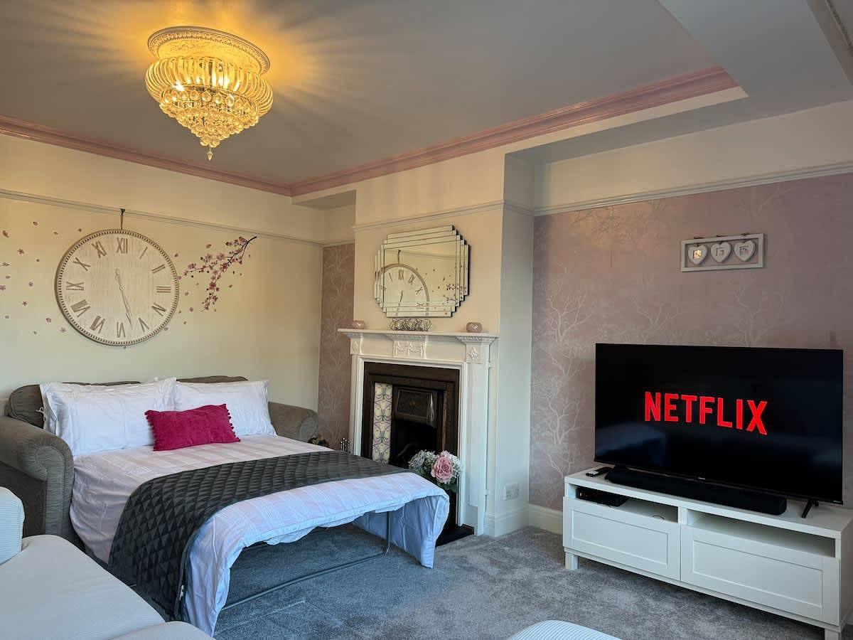 Lovely Home 2 Parking Spaces | Castle & High St in Rochester, Kent Downs