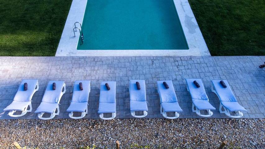 Gîte pour 2 personnes, avec Terrasse et Jardin ainsi que Piscine et Vue