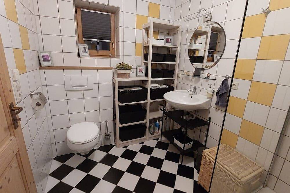 Ganze Wohnung, Ferienwohnung in Lichtenstein am Albtrauf, neu renoviert in Lichtenstein (Stadt), Lichtenstein