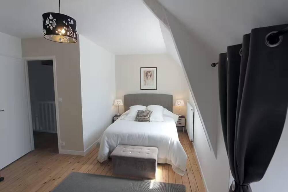 Au Mont Chez Nous #Jacuzzi and Sauna in Ardevon, Pontorson