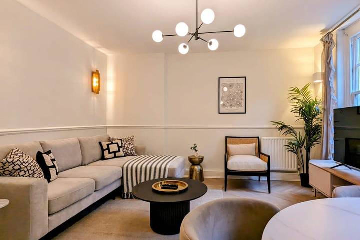 Apartment for 4 people, with pets in Camden