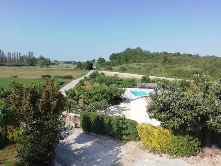 Location de vacances pour 18 personnes, avec vue ainsi que jardin et piscine, animaux acceptés à Saint-Jean-de-Maruéjols-et-Avéjan - 3