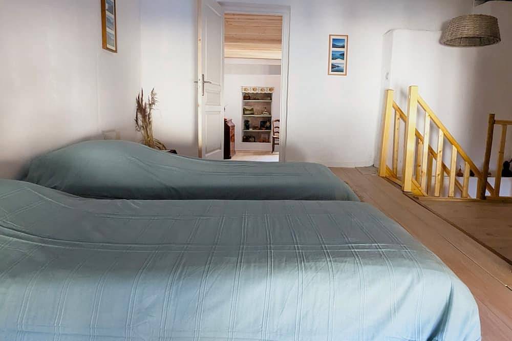 Vacation rental lakes, vineyards and mountains area in Massignieu-de-Rives, Belley
