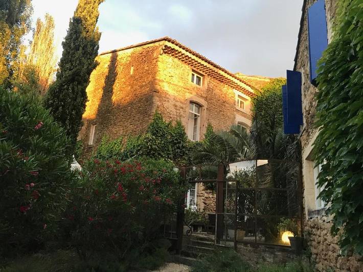 Chambre d’hôte pour 2 personnes, avec Terrasse et Jardin ainsi que Piscine et Vue