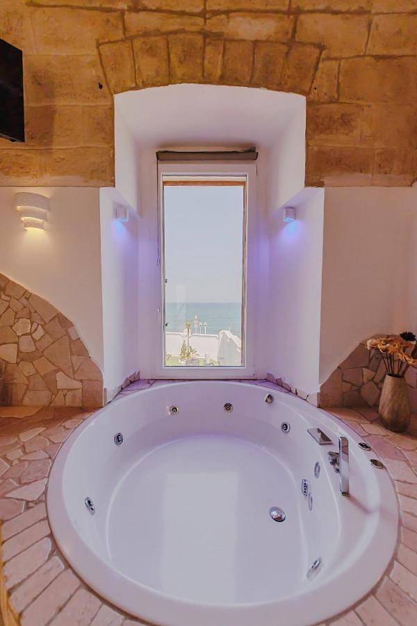 Gîte pour 2 personnes, avec jacuzzi ainsi que jardin et terrasse dans Torre a Mare - 2