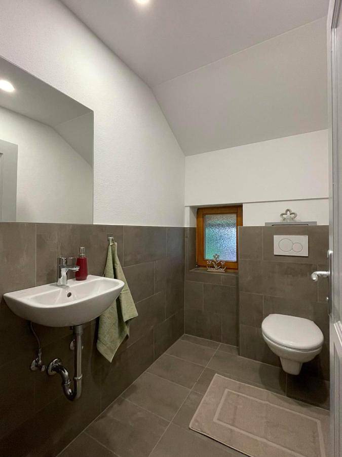 Ganze Wohnung, One-Bedroom Apartment in Gailtaler Alpen, Weissensee