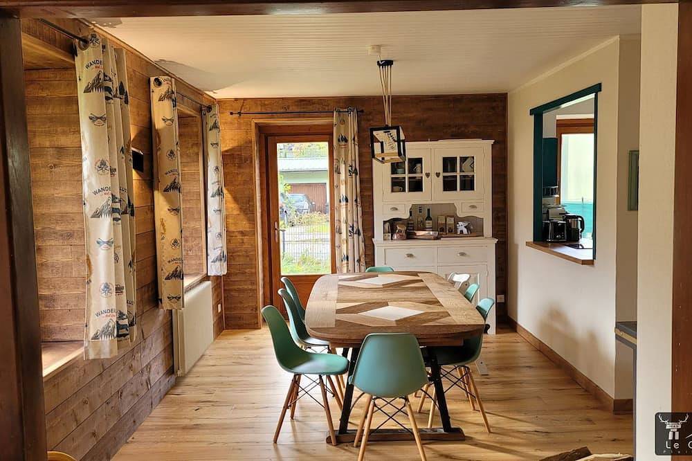 Cosy chalet-style house in Plainfaing, Parc naturel régional des Ballons des Vosges