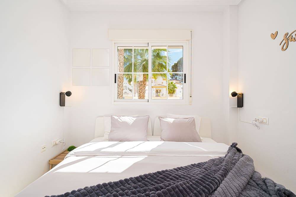 Entire apartment, Villamartin apartment. Excellent location for Golfers, Cyclists and Hikers in Brisas y Golf, Orihuela