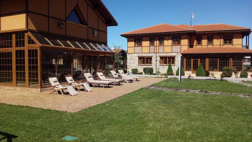 Apartamento para 17 personas, con Balcón y Jacuzzi además de Terraza y Jardín en Cervera de Pisuerga