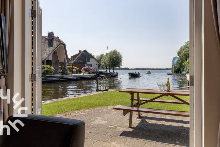 Komfortables Ferienhaus am Wasser für 10 Personen in der Nähe von Giethoorn in Nationalpark Weerribben-Wieden