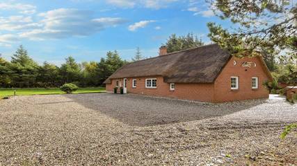 Ferienhaus für 13 Personen, mit Sauna und Whirlpool sowie Pool, mit Haustier in Vester Husby