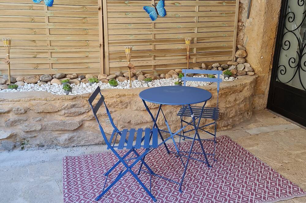 Apartamento entero, Studio Tout Équipé in Lédenon, Region de Nimes