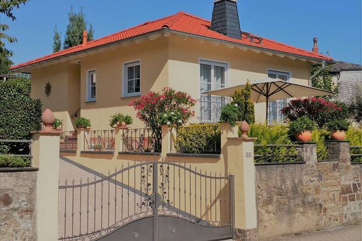 Ferienhaus für 3 Personen, mit Terrasse und Garten in Remagen