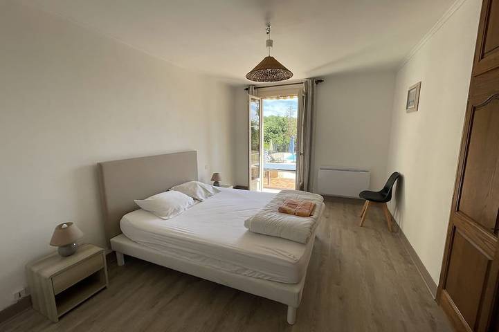 Location de vacances pour 15 personnes, avec jardin à Brouchaud - 2