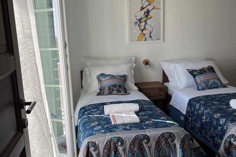 Villa Maslina: Rustic villa in an olive grove facing a bird sanctuary  in Gajac, Pag