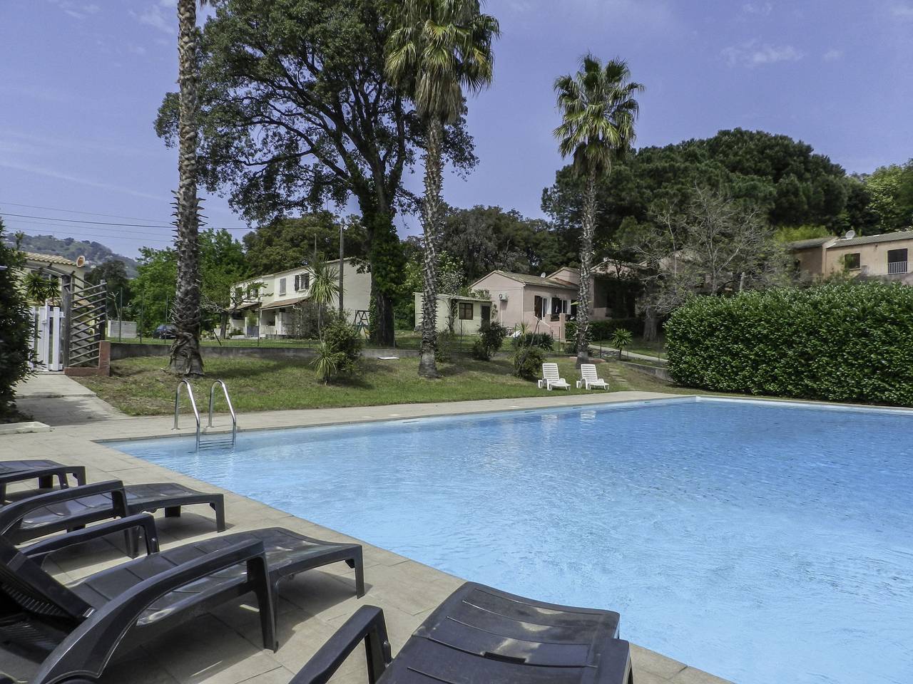 Cavoni in San-Nicolao, Corte und Umgebung