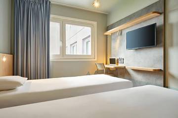 Hôtel pour 3 personnes, avec terrasse à Aubervilliers