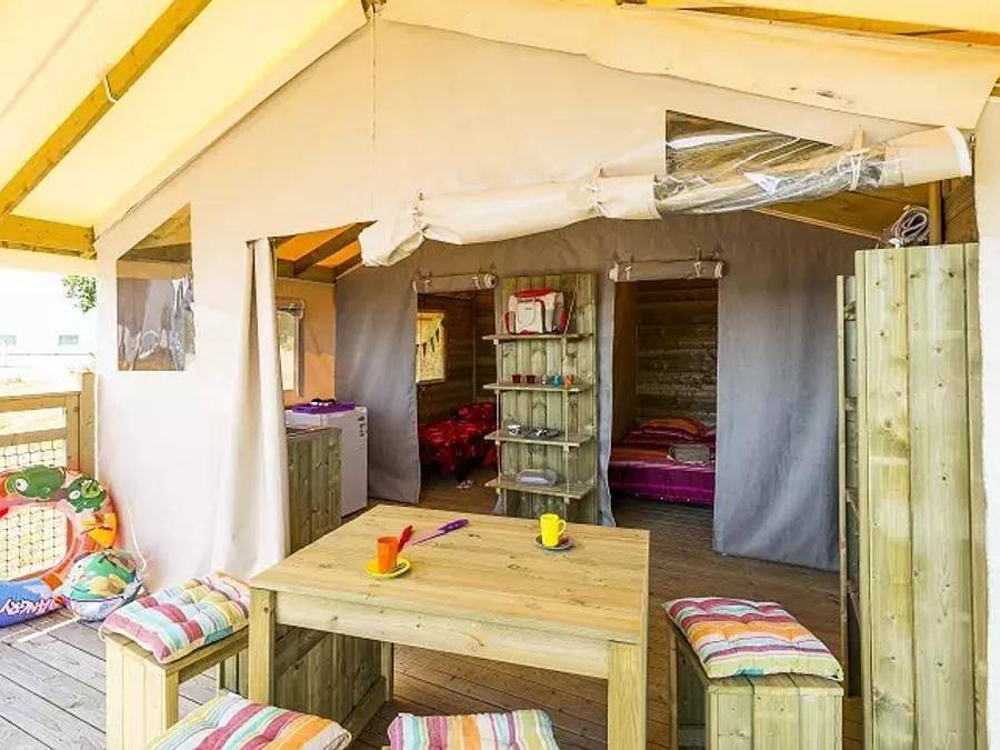 Camping maeva Respire Parfums d'été - Lodge 5 persons - Essentiel 3 Rooms 5 People Without Bathroom in Jard-sur-Mer, Vendée