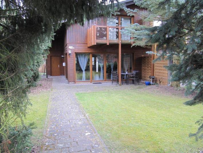 Ferienhaus für 4 Personen, mit Balkon und Terrasse sowie Garten in Isenbüttel