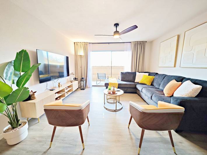 Apartment for 10 people, with balcony and yard as well as pool in Houston