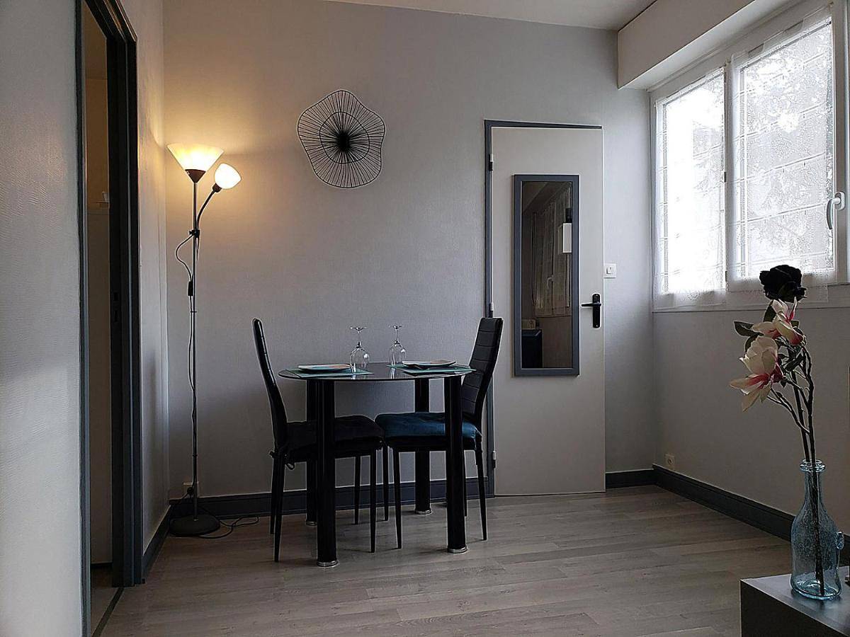 Appartement entier, "Les Jardins du Clain" in Poitiers, Vienne (France)