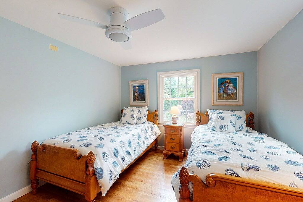 Family home with association beach access and elevated deck in West Harwich, Harwich