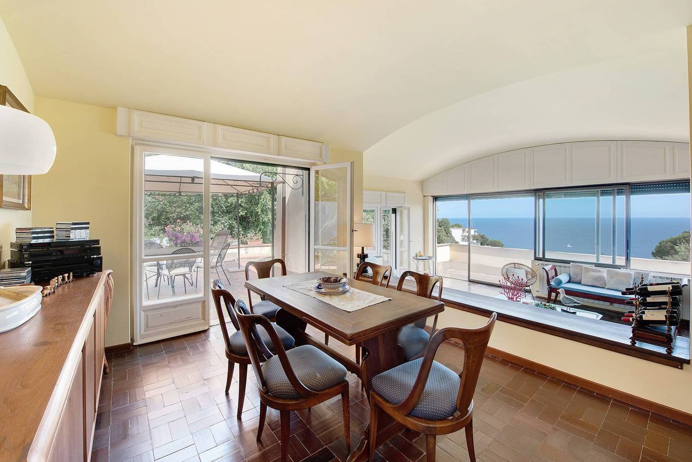 Villa Roberta – Pool, Garden, Wifi & Private Parking, Privacy in the Pinewood in Arenzano, Riviera di Ponente