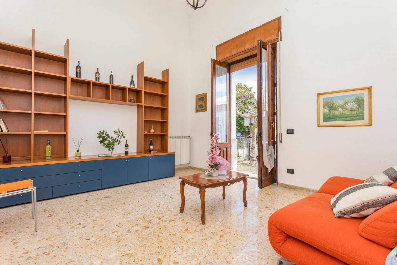 Apartamento inteiro, La Papuzzella – Apartamento espaçoso em Puntalazzo, Sicília, com terraço e vista in Puntalazzo, Mascali
