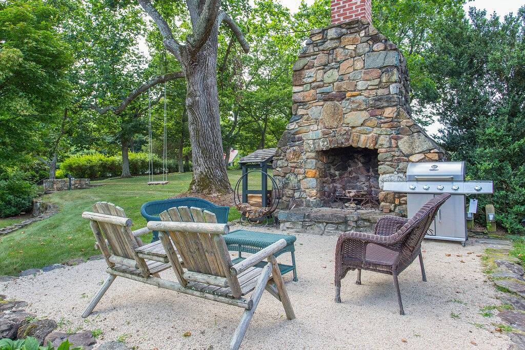 Schöne Hütte am historischen Ramsay Anwesen mit \"Wow\" Blue Ridge Ansichten in Albemarle County
