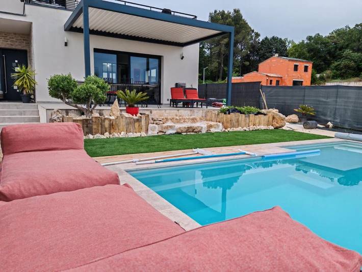 Gîte pour 2 personnes, avec jardin et piscine à Saint-Quentin-la-Poterie - 2