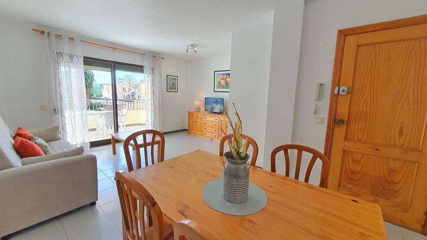 Entire apartment, Tabarka 1ª - 1º - B in Platja de l'Ahuir (Gandia), Xeraco