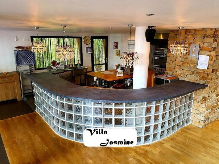 Location de vacances pour 24 personnes, avec jacuzzi et sauna ainsi que piscine et terrasse à Saint-Méen-le-Grand - 3