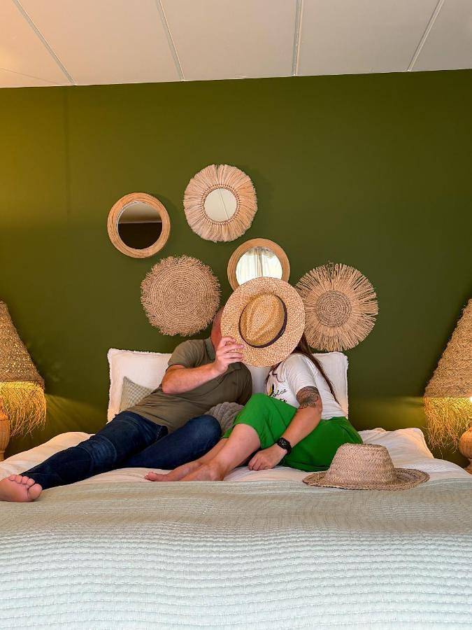 Chambre d’hôte pour 2 personnes, avec Terrasse et Jardin ainsi que Piscine et Sauna
