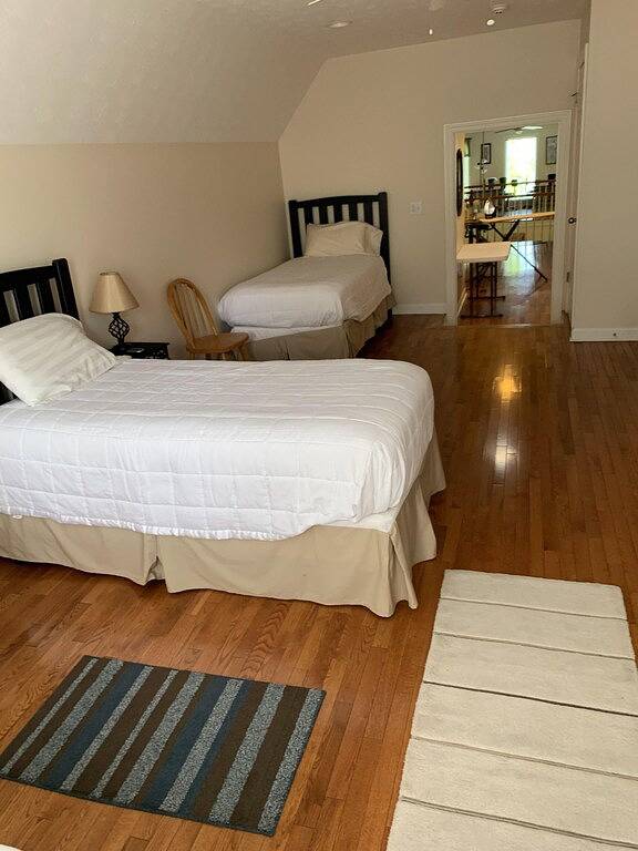 Vacation rental for 16 people, with balcony and hot tub in Lewis Smith Lake