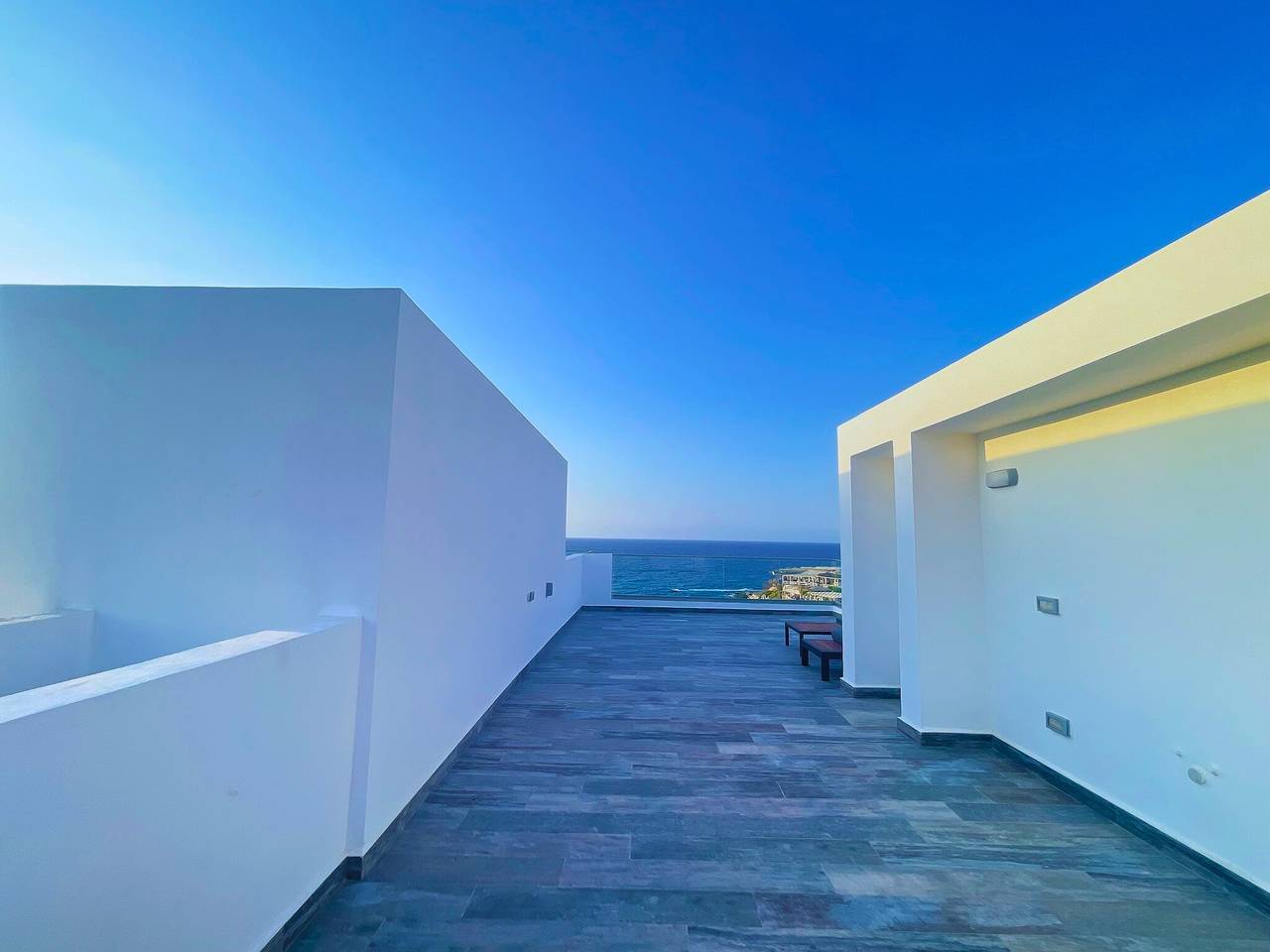 Ganze Wohnung, "Azure Pearl" Meerblick-Loft mit Dachterrasse & Pool“ in Nordzypern