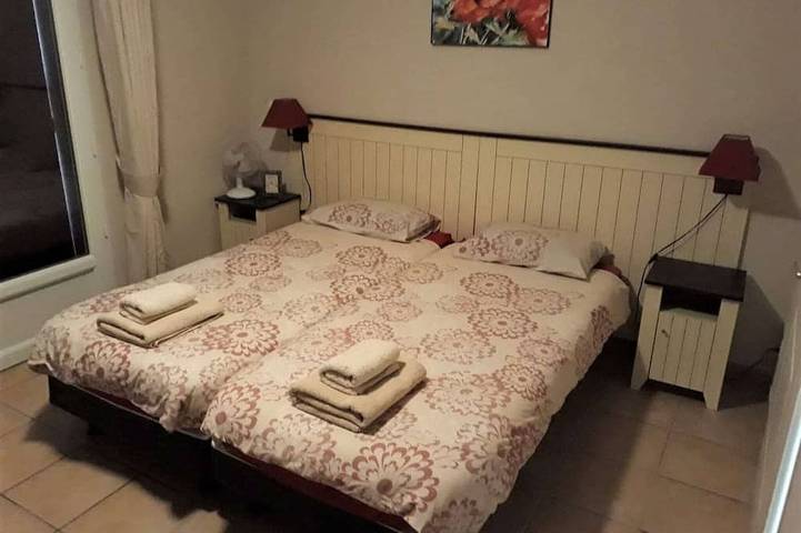 Location de vacances pour 4 personnes, avec Balcon/Terrasse et Terrasse ainsi que Jardin et Piscine à Les Forges - 3